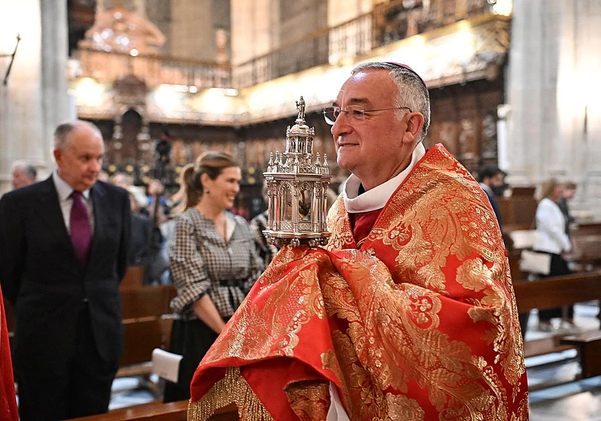 Obispo de Almería durante una celebración